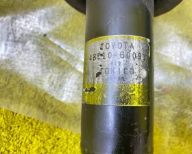 СТОЙКА ПАРА ЛЕВАЯ И ПРАВАЯ TOYOTA
