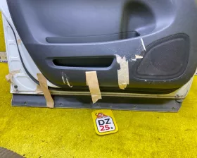 Дверь боковая NISSAN