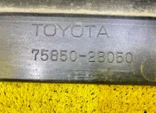 Накладка на порог TOYOTA ESQUIRE/NOAH/VOXY 2015/Цвет 220 7585028050 ZWR80/ZRR80W/ZRR80G/ZRR80/ZRR85G/ZRR85W/ZRR85/ZWR80G/ZWR80W 2ZRFXE, правая