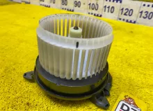 Мотор печки TOYOTA VOXY/NOAH/ESQUIRE/HARRIER/NX200/NX200T 2014 8710328120 ZWR80/ZWR80G/ZWR80W/ZRR80G/ZRR80W/ZRR80/ZRR85G/ZRR85W/ZRR85 2ZRFXE, передний