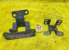 Петли двери багажника TOYOTA FJ CRUISER 2011/Цвет 2KC 6880160050 GSJ15W/GSJ10W 1GRFE, задние