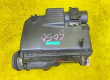 Корпус воздушного фильтра TOYOTA LAND CRUISER PRADO/HILUX SURF 2003 1770062140 VZJ120W/VZJ120/VZJ121W/VZJ121/VZJ125W/VZJ125/VZN210W/VZN210/VZN215W/VZN215 5VZFE, передний
