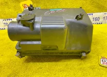 Корпус воздушного фильтра TOYOTA LAND CRUISER PRADO/HILUX SURF 2003 1770062140 VZJ120W/VZJ120/VZJ121W/VZJ121/VZJ125W/VZJ125/VZN210W/VZN210/VZN215W/VZN215 5VZFE, передний