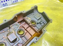 Клапанная крышка TOYOTA LAND CRUISER PRADO/HILUX SURF/4RUNNER/GRANVIA/GRAND HIACE/HILUX/TACOMA/TUNDRA 2004 1120162040 VZJ120W/VZJ120/VZJ121W/VZJ121/VZJ125W/VZJ125/VZN185L/VZN180L/VZN185W/VZN210W/VZN210/VZN215W/VZN215/VCH22K/VCH28K/VZN167R/VZN172R/VZJ90W/V