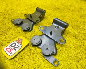 Петля стекла двери багажника Toyota