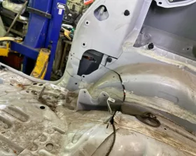 Крыло заднее TOYOTA