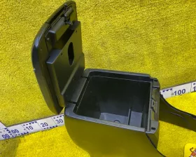 Бардачок между сиденьями TOYOTA