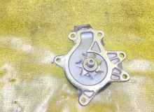 Помпа TOYOTA VOXY/NOAH/ESQUIRE 2014/Цвет 070 1610039565 ZRR85G/ZRR85W/ZRR85/ZRR80G/ZRR80/ZRR80W 3ZRFAE, передняя