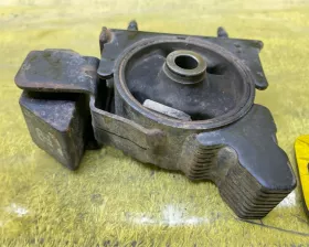 Подушка двигателя TOYOTA
