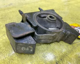 Подушка двигателя TOYOTA