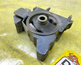 Подушка двигателя TOYOTA