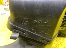 Корпус воздушного фильтра AUDI A4 2008/Цвет Белый 8R0133843 8K2/8K5 CDHB, передний