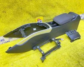 Бардачок между сиденьями VAG