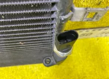 Радиатор кондиционера AUDI A4 2008/Цвет Белый 8K0260401 8K2/8K5 CDHB, передний