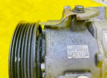 Компрессор кондиционера TOYOTA ESQUIRE/NOAH/VOXY 2014/Цвет 220 8831028650 ZRR85G/ZRR85W/ZRR85/ZRR80G/ZRR80/ZRR80W 3ZRFAE, передний