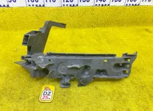 Крепление бампера AUDI Q5 2010 8R0805607 8RB CDNC, переднее левое