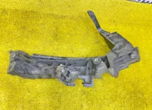 Крепление бампера AUDI Q5 2010 8R0805607 8RB CDNC, переднее левое