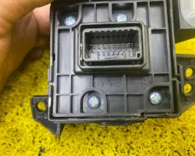 Кнопка ручника TOYOTA