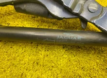 Петля крышки багажника JAGUAR XF 2010 8X23406A42 CC9/X250 204PT/PT204, задняя Петля крышки багажника JAGUAR XF 2010 8X23406A42 CC9/X250 204PT/PT204, задняя