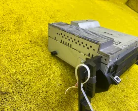 Магнитофон Land Rover