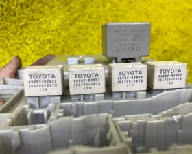 Блок предохранителей салон Toyota