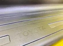 Подножка TOYOTA 4RUNNER/HILUX SURF 2000 7690635010 VZN185/VZN185W/RZN185W/RZN185/KZN185W/KZN185 5VZFE, передняя правая