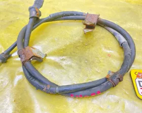 Тросик ручника TOYOTA