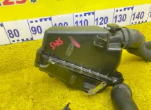 Корпус воздушного фильтра TOYOTA ISIS 2011/Цвет 070 1770537151 ZGM10G/ZGM10W/ZGM15G/ZGM15W 2ZRFAE, передний