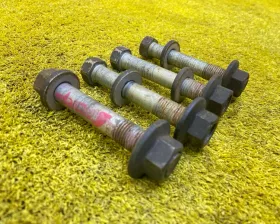 Болт регулировочный Toyota