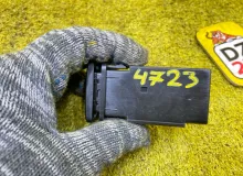 Кнопка туманки TOYOTA FJ CRUISER/HILUX SURF 2011/Цвет 2KC 8416535010 GSJ15W/GSJ10W/GRN210L/GRN215L/GRN215W/UZN210L/UZN215L/TRN215W/RZN215 1GRFE, передняя