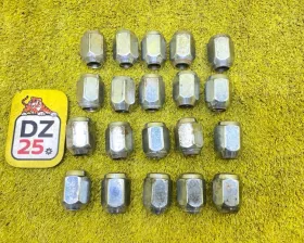 Гайка на колесо TOYOTA