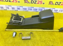 Бардачок между сиденьями SUZUKI ESCUDO 2006/Цвет Z2S 7591064J00 TA74W/TD54W/TD94W/TDA4W/TDB4W M16A, передний