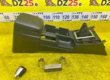 Бардачок между сиденьями SUZUKI ESCUDO 2006/Цвет Z2S 7591064J00 TA74W/TD54W/TD94W/TDA4W/TDB4W M16A, передний