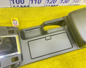 Бардачок между сиденьями SUZUKI