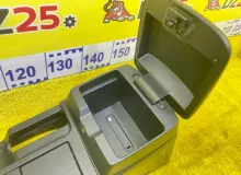 Бардачок между сиденьями SUZUKI ESCUDO 2006/Цвет Z2S 7591064J00 TA74W/TD54W/TD94W/TDA4W/TDB4W M16A, передний