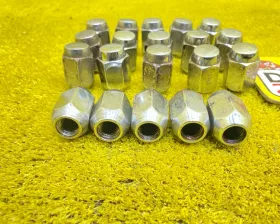 Гайка на колесо Toyota