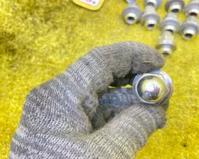 Гайка на колесо Toyota