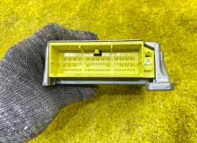 Блок управления airbag TOYOTA LAND CRUISER PRADO 2019/Цвет 4V8 8917060F00 TRJ150W/TRJ150L/TRJ150/TRJ152/TRJ155/GDJ150W/GDJ150R/GDJ150L/GDJ150/GDJ151W/GDJ151/GDJ155L/GDJ155R/GDJ155/GRJ150W/GRJ150L/GRJ150/GRJ151W/GRJ151/GRJ152/KDJ150/KDJ150L/KDJ155 2TRFE, п
