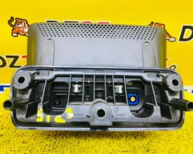 Монитор Mercedes-Benz