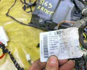 Коса под капот Mercedes-Benz