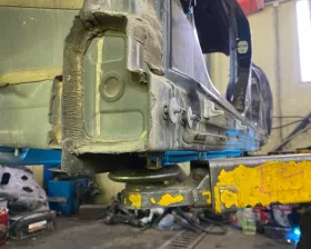 Порог кузова Mercedes-Benz