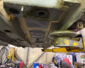 Порог кузова Mercedes-Benz