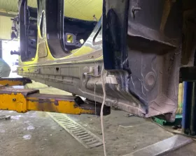 Порог кузова Mercedes-Benz