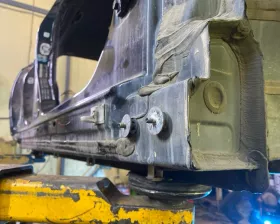 Порог кузова Mercedes-Benz