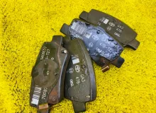 Тормозные колодки TOYOTA AVENSIS 2012/Цвет 1F7 0446605041 ZRT272 3ZRFAE, заднее