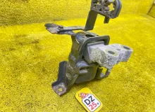 Подушка двигателя TOYOTA COROLLA FIELDER 2010/ЦВЕТ 202 1230537030 ZRE144G 2ZRFAE, передняя правая