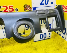 Консоль магнитофона TOYOTA