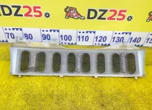 Решетка радиатора SUZUKI JIMNY WIDE 1997/Цвет Z2A 7211181AA10CB JB33W G13B, передняя