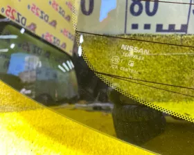 Стекло двери багажника Nissan