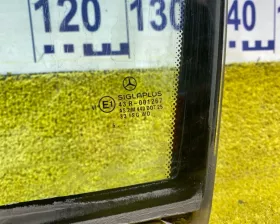 Стекло двери Mercedes-Benz